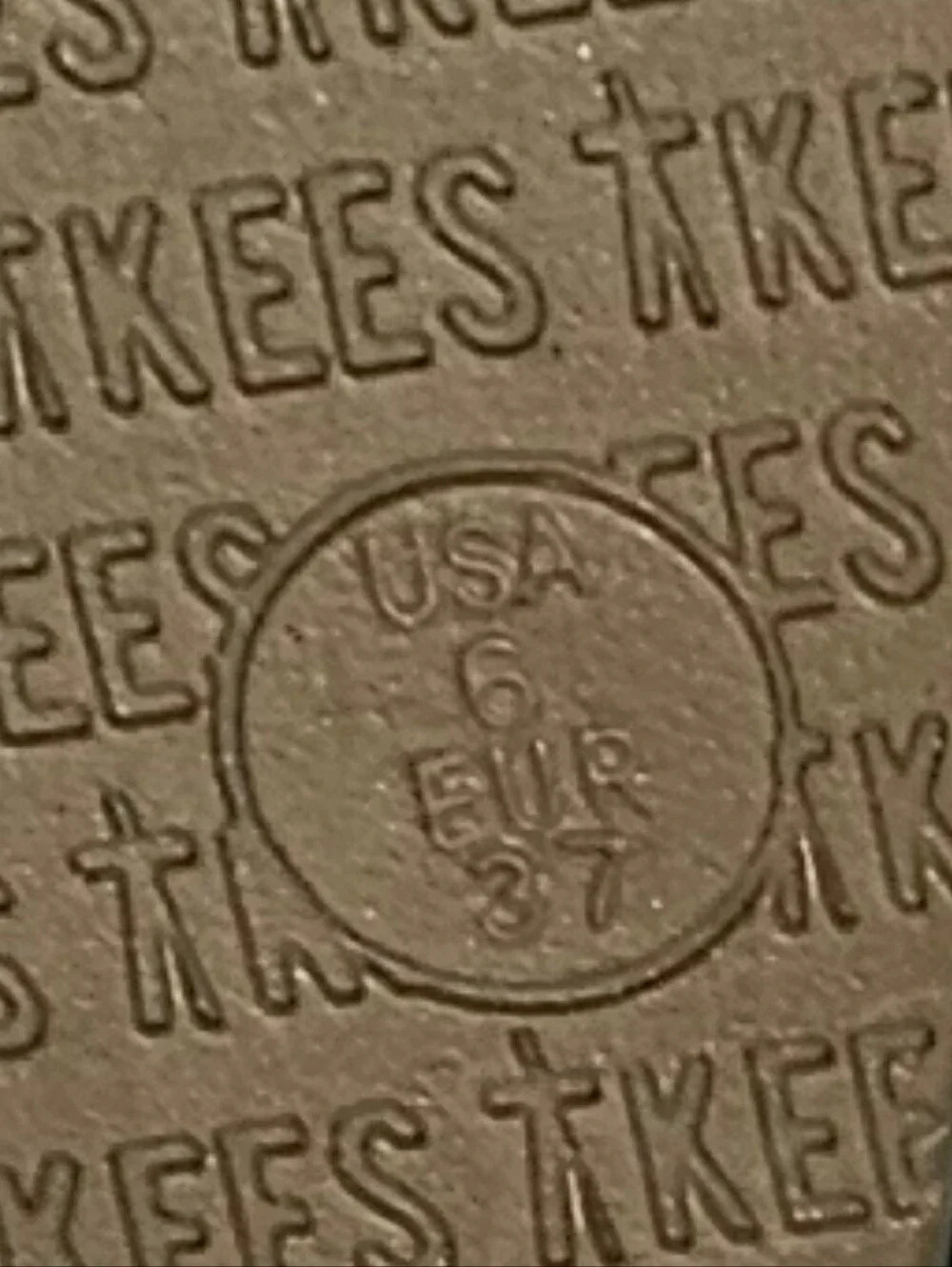 TKEES chloe square